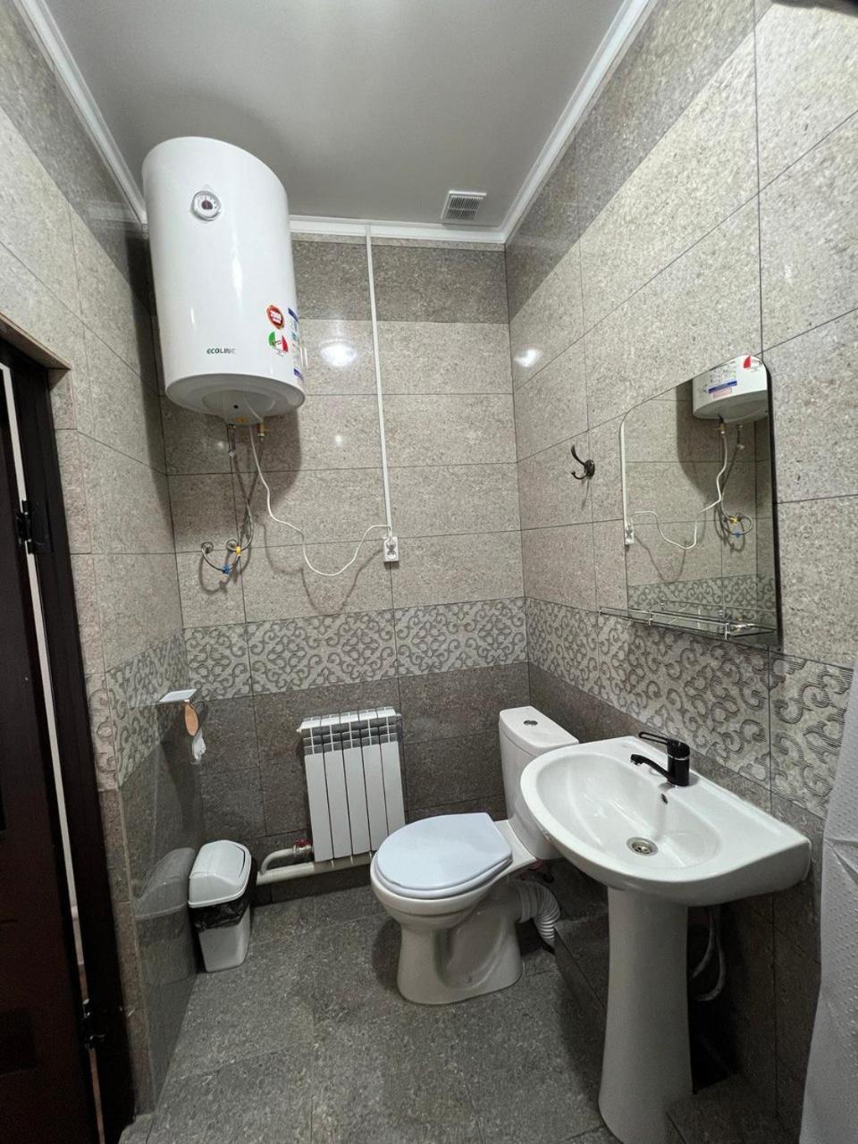 Sayak Hostel Karakol Extérieur photo